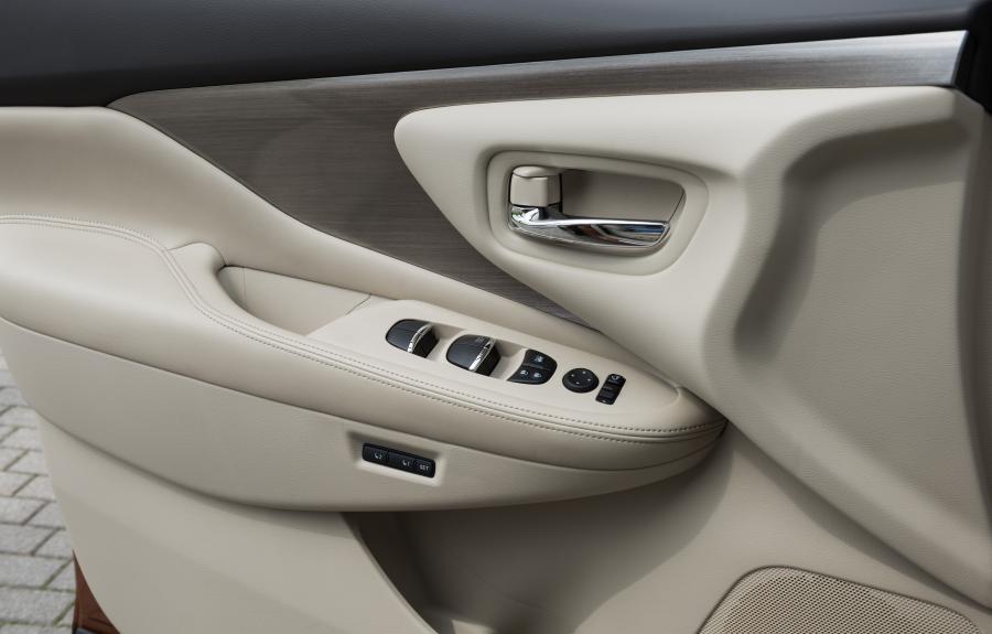 Детали интерьера Nissan Murano 2016 года  (CIS) (фото 74 из 90)